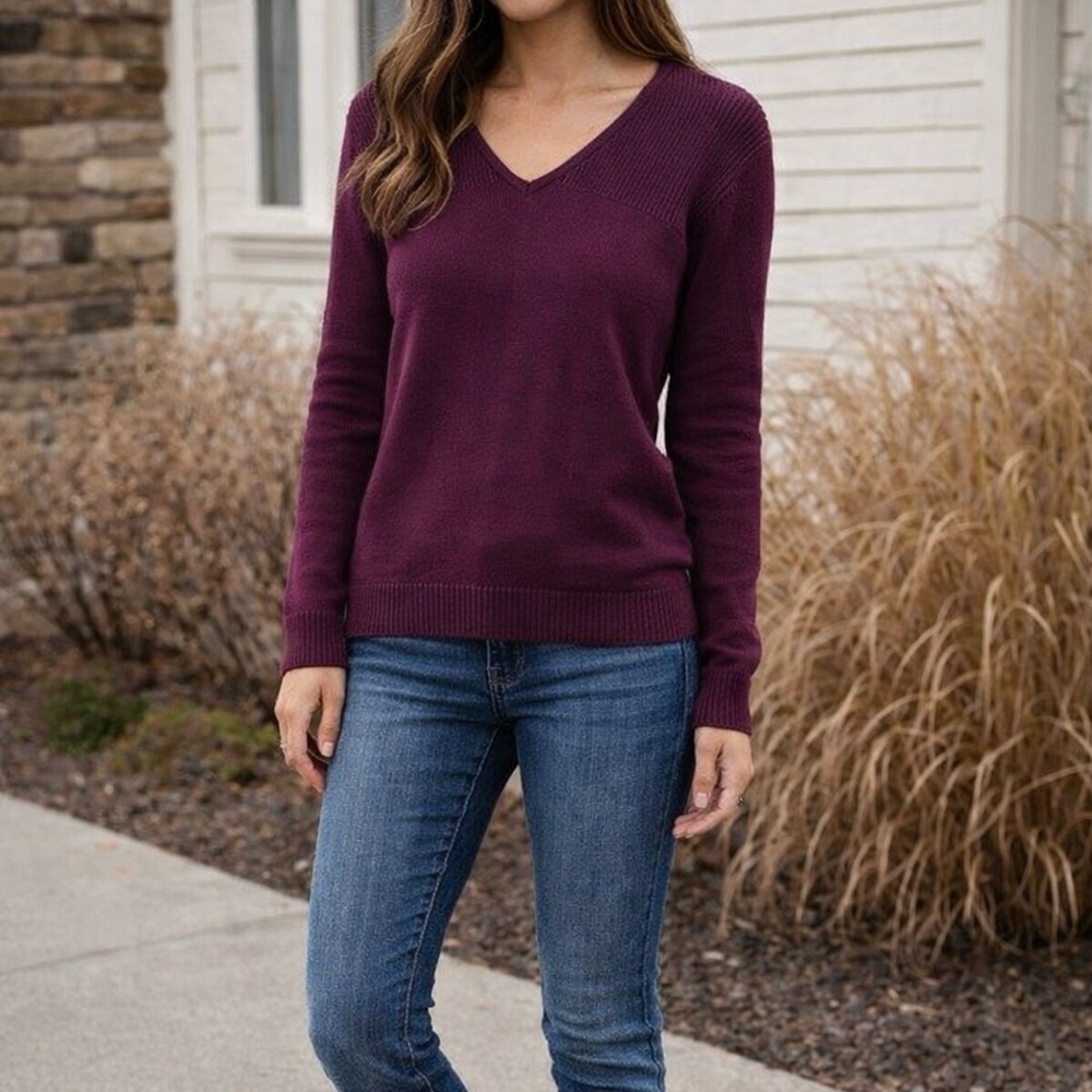 V-Neck Women's Sweater in Plum
